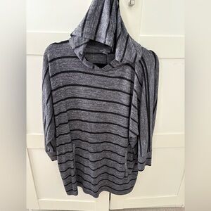 Women’s 1X Market & Spruce hooded crop sleeve, lightweight hoodie